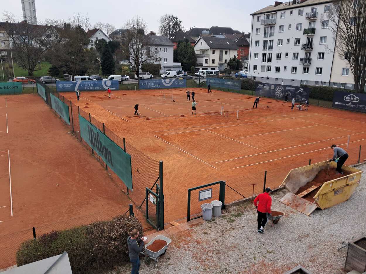 Erfolgreiches Auswintern unserer sechs Sandplätze